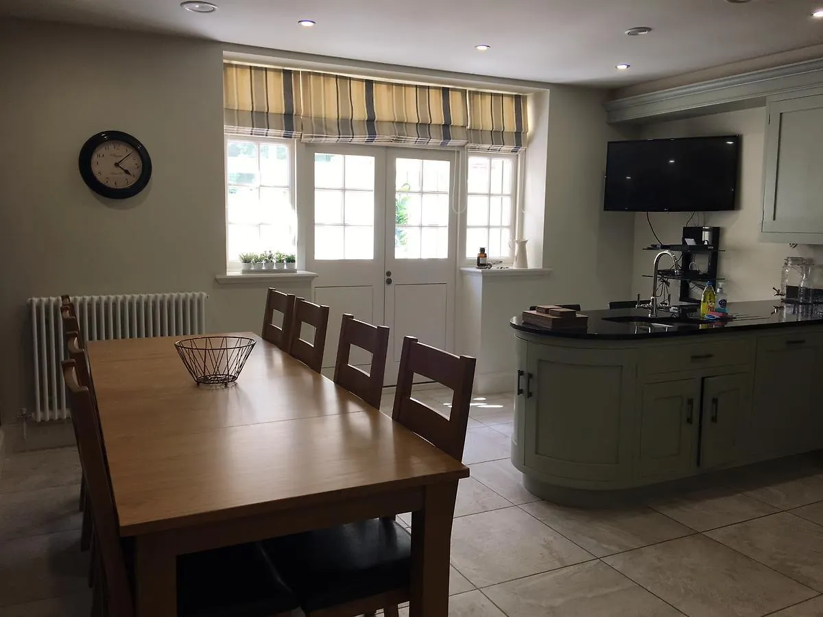 בית נופש מלון יורק Luxury Town House At Purey Cust